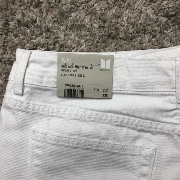 New topshop kiri cutoff denim shorts in white! - Picture 4 of 7